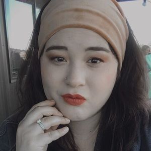 Meet your Posher, April